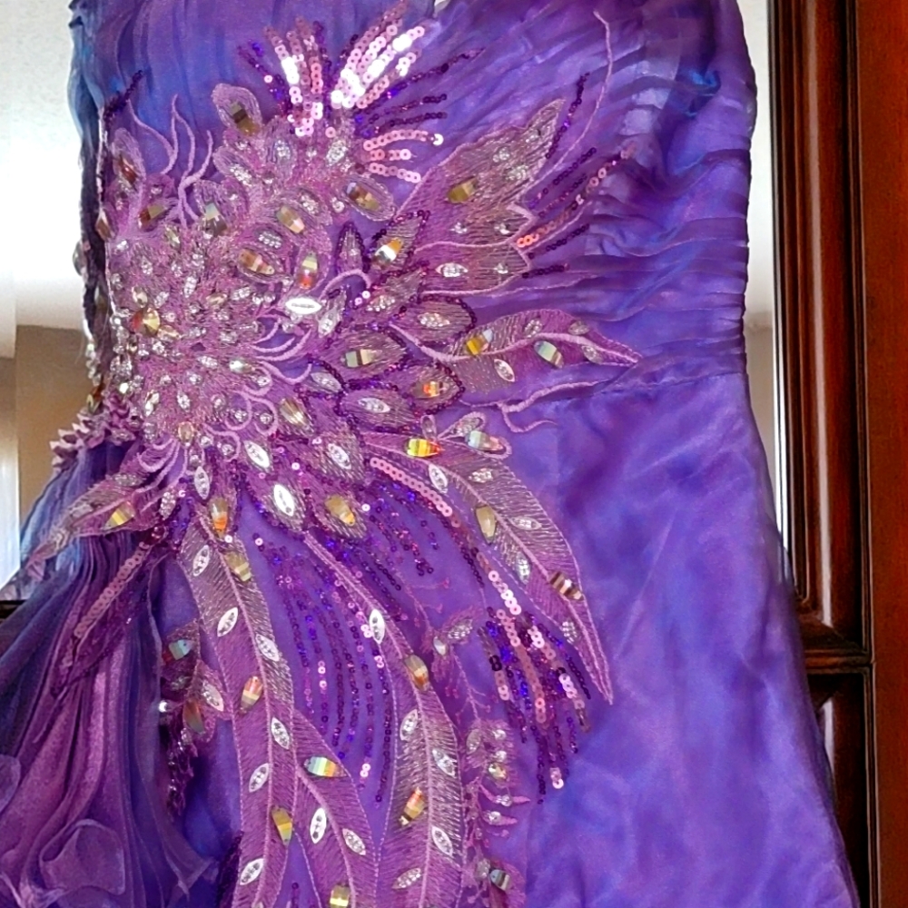 Classy and Fun Evening wear for the Sophisticated!
